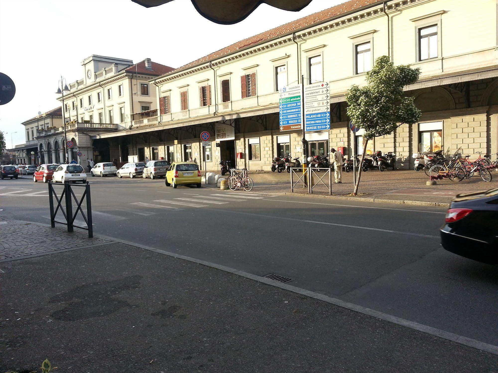 Hotel Stazione Novara Exterior photo